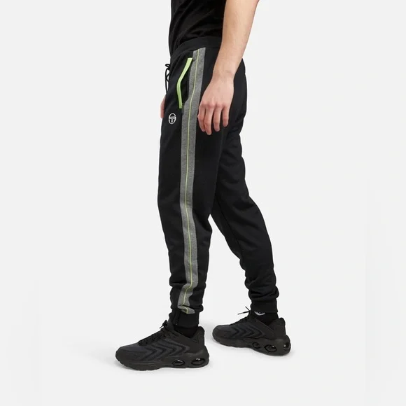 Sergio Tacchini Black and Gray Performance Set with Green Accents - Picture 10 of 12